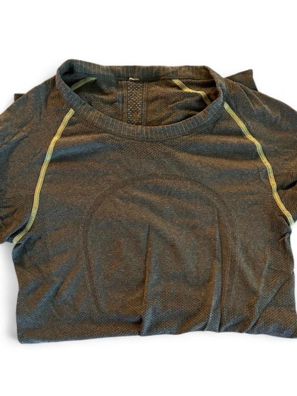 Lululemon Swiftly Tech Short Sleeve Dark Grey with Lime Green Stitching, size 6